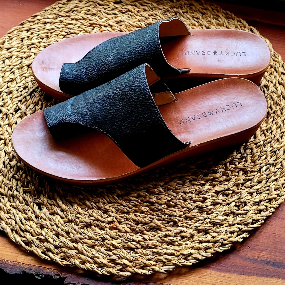 Lucky Brand wedge sandals 8.5